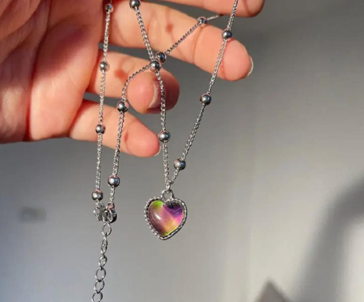💙💜💚 Collar de Emociones que Cambia de Color – Corazón Multicolor | SKU: AZ021 ✨