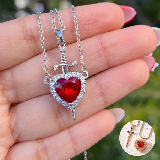 ❤️🗡️ Collar Corazón y Espada – Amor y Protección | Un amor que se protege siempre 💫
